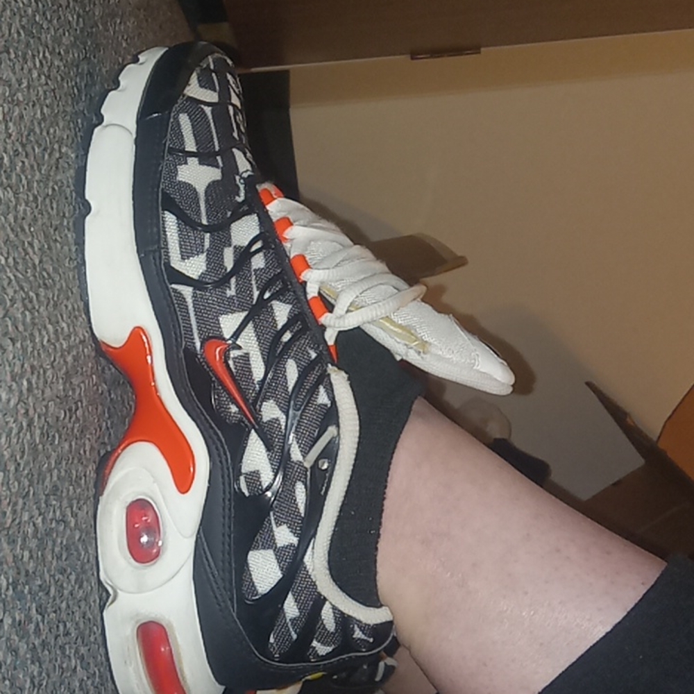 Nike Shoes - Picture 11 of 16